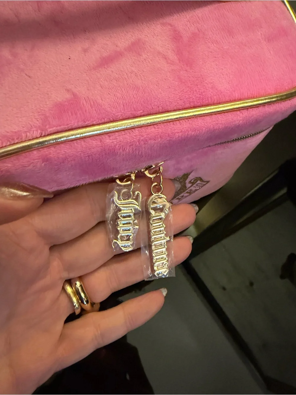 NWOT Juicy Couture Pink Plush Cosmetic Train Case with Gold Trim Scottie Dogs
